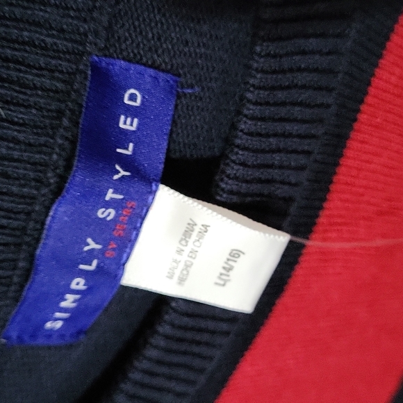 Sweater - Picture 3 of 3